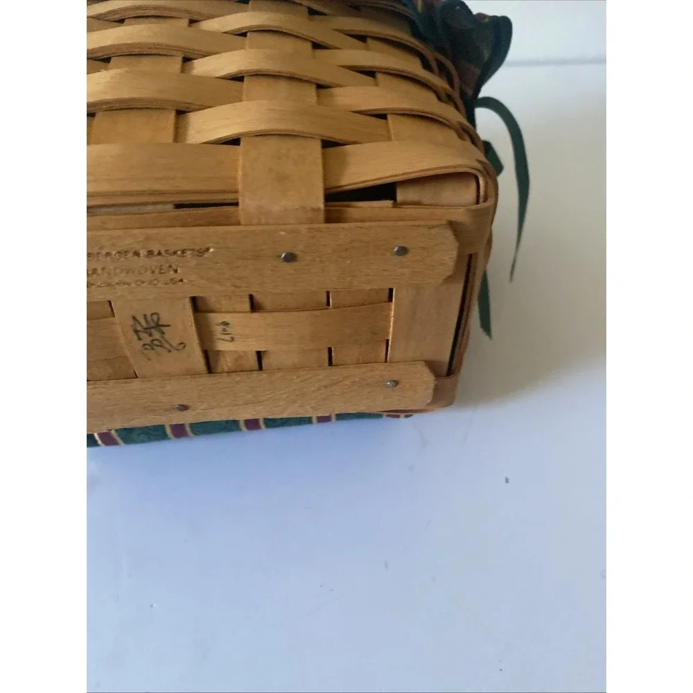 Longaberger Dresden & Company Tour Basket W/ Handle, Padded top & Handle 1996